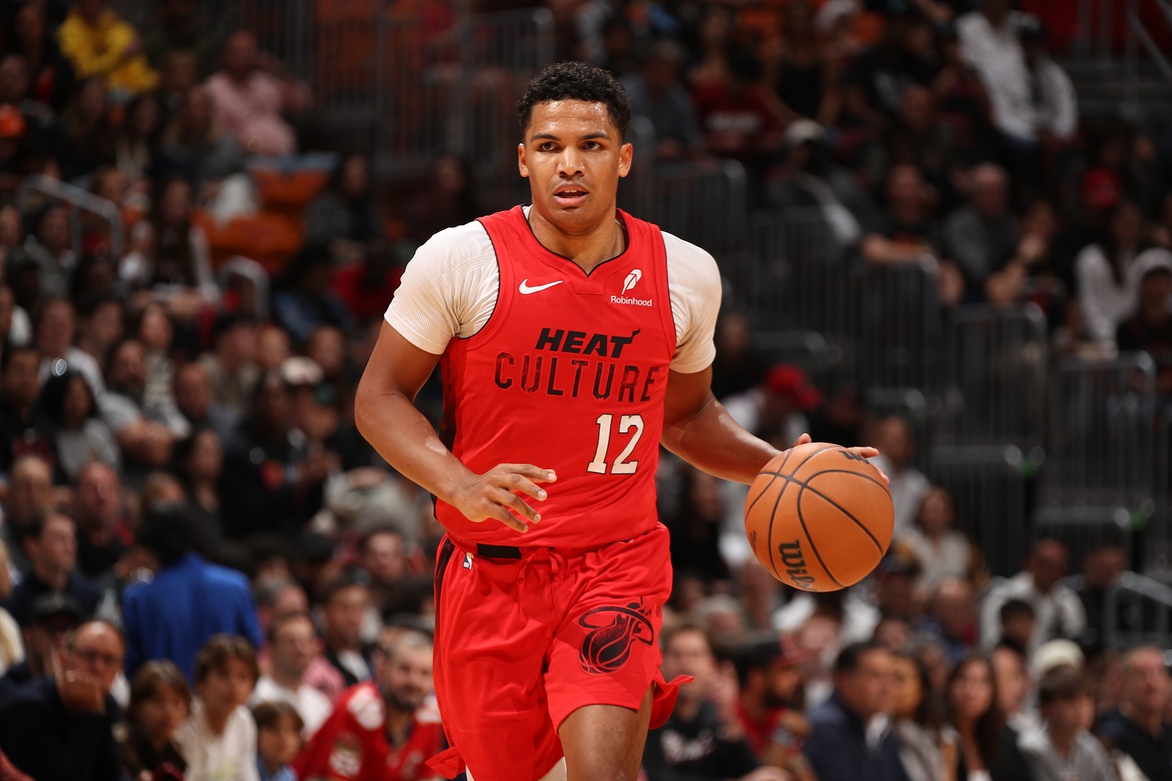 美记：凯-琼斯尚未与热火正式谈判 德鲁-史密斯有可能重返迈阿密