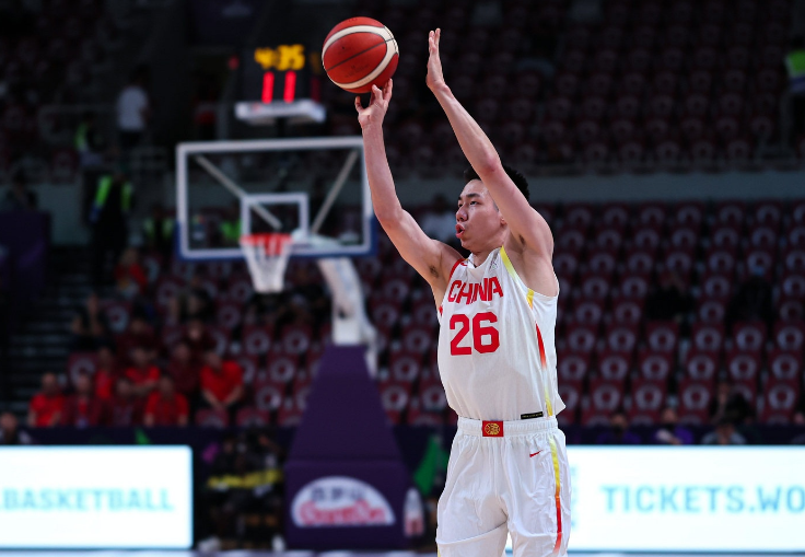 鲸鱼直播-郭士强最信任锋线！朱俊龙19+5三分3数据全队最高 两场时间均最多